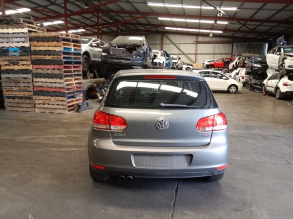 P5188 - Volkswagen golf TSI 2010 Grey Wrecking - Image 12