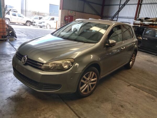 P5188 - Volkswagen golf TSI 2010 Grey Wrecking - Image 15