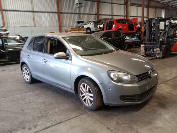 P5188 - Volkswagen golf TSI 2010 Grey Wrecking - Image 16