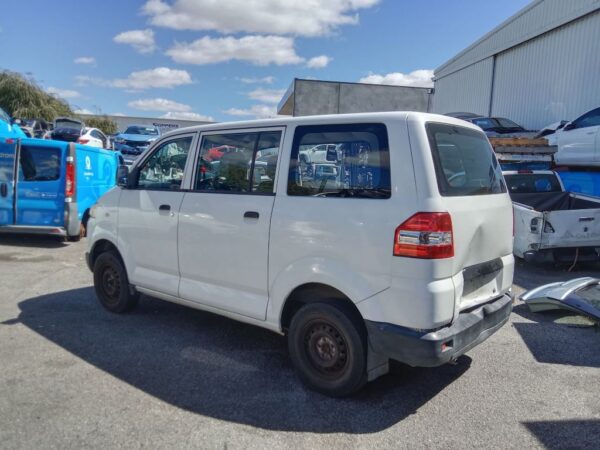 P5189 - Suzuki APV 2009 White Wrecking - Image 12