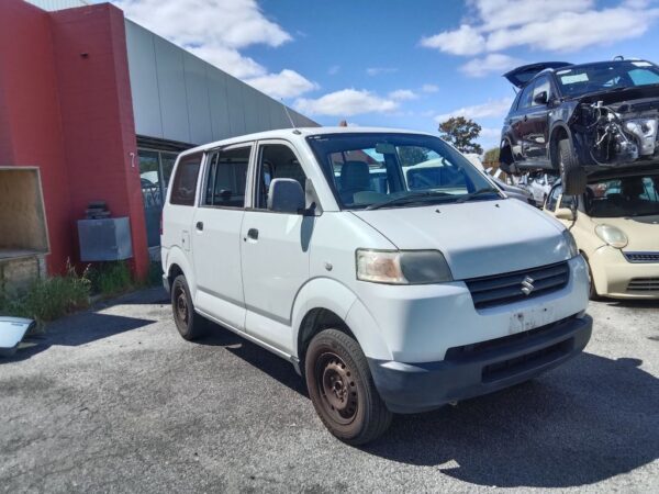 P5189 - Suzuki APV 2009 White Wrecking - Image 16