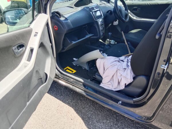 P5190 - Toyota Yaris 2008 Black Wrecking - Image 3