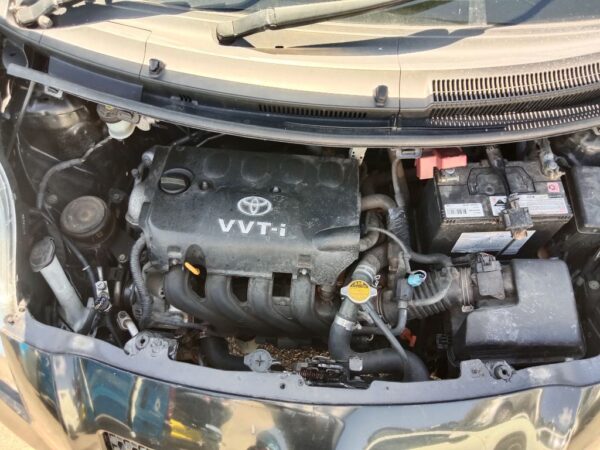 P5190 - Toyota Yaris 2008 Black Wrecking - Image 4