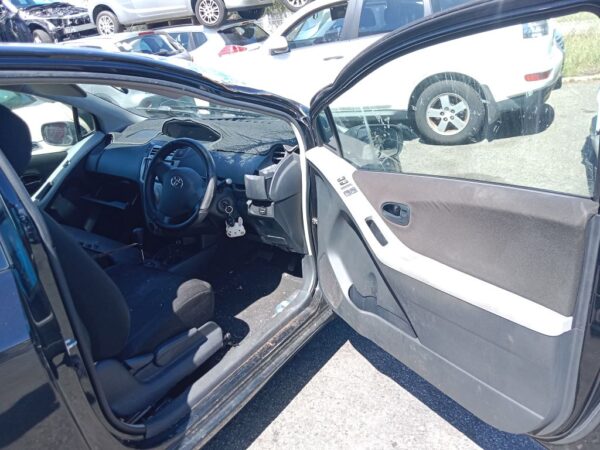 P5190 - Toyota Yaris 2008 Black Wrecking - Image 7