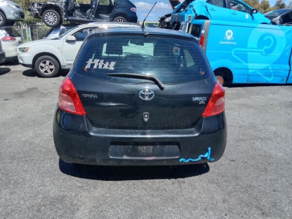 P5190 - Toyota Yaris 2008 Black Wrecking - Image 12
