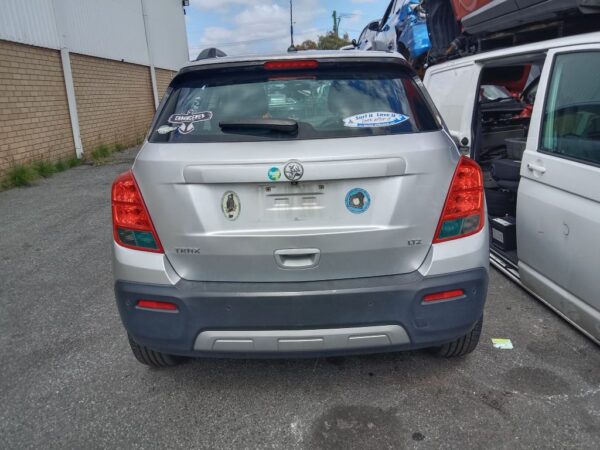 P5193 - Holden Trax 2014 Silver Wrecking - Image 3