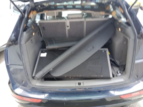 P5194 - Audi Q5 2009 Blue Wrecking - Image 3