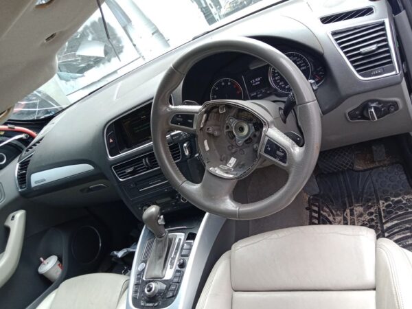 P5194 - Audi Q5 2009 Blue Wrecking - Image 6