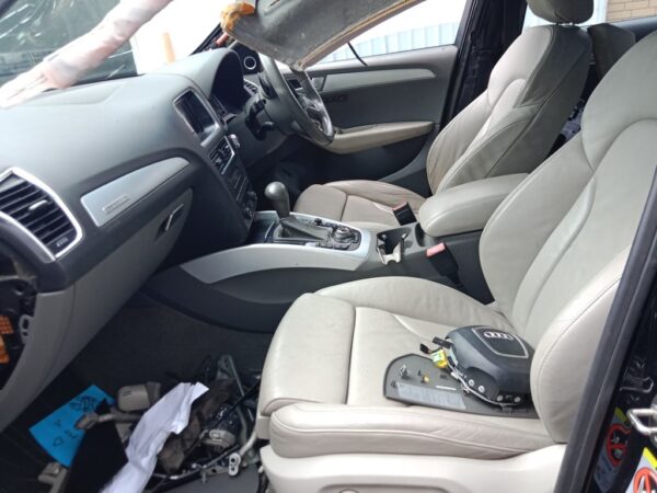 P5194 - Audi Q5 2009 Blue Wrecking - Image 8