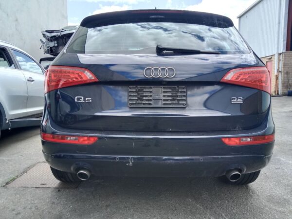P5194 - Audi Q5 2009 Blue Wrecking - Image 12