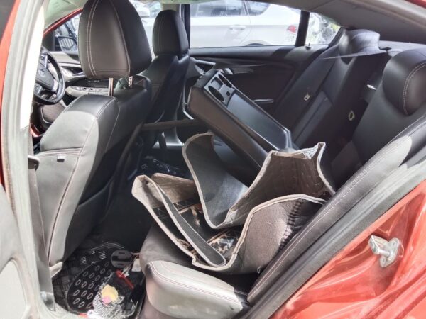 P5195 - Holden Commodore VF 2016 maroon Wrecking - Image 5
