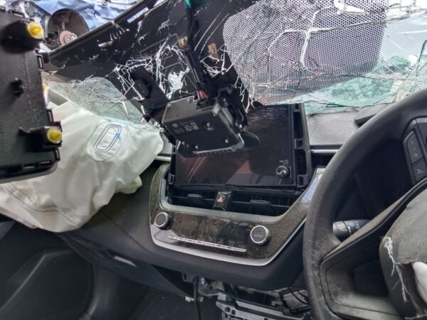 P5196 - Toyota corolla sedan 2025 White Wrecking - Image 2