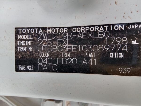 P5196 - Toyota corolla sedan 2025 White Wrecking - Image 10