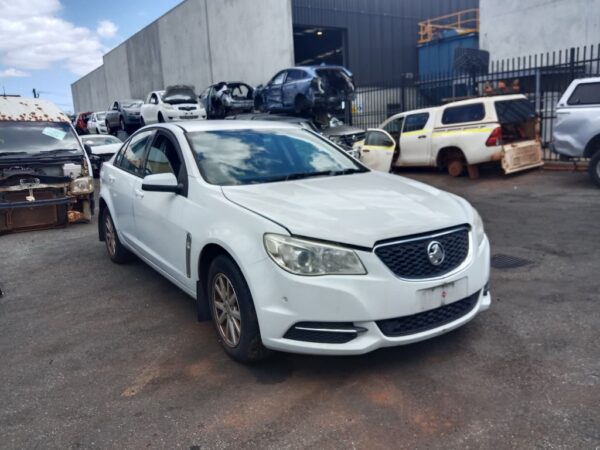 P5198 - Holden Commodore evoke 2014 White Wrecking