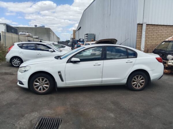 P5198 - Holden Commodore evoke 2014 White Wrecking - Image 15
