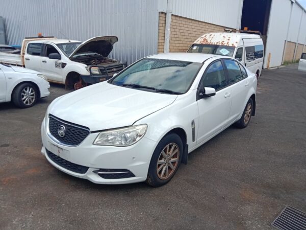 P5198 - Holden Commodore evoke 2014 White Wrecking - Image 16