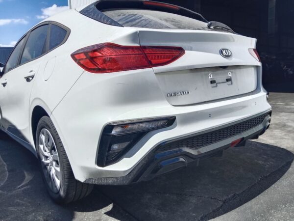 P5199 - Kia Cerato 2021 White Wrecking - Image 12