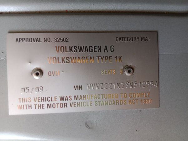 P5200 - Volkswagen golf TSI 2009 White Wrecking - Image 4