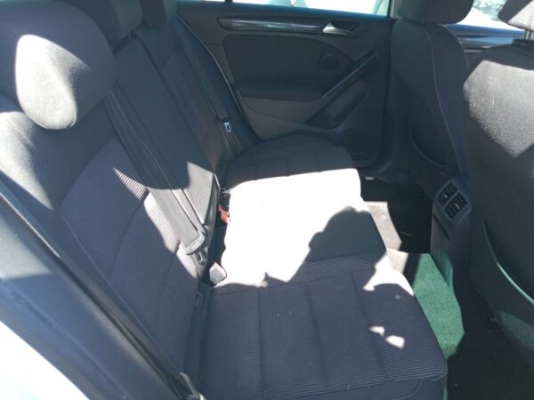 P5200 - Volkswagen golf TSI 2009 White Wrecking - Image 8