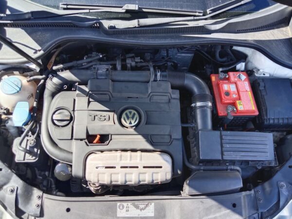 P5200 - Volkswagen golf TSI 2009 White Wrecking - Image 10