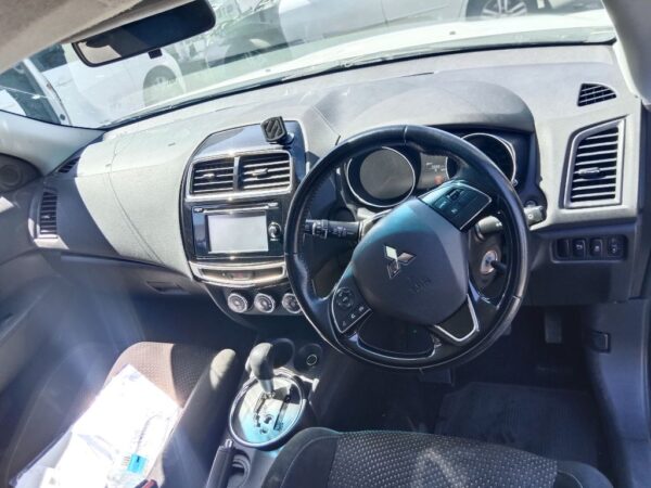 P5202 - Mitsubishi ASX 2017 White Wrecking - Image 4