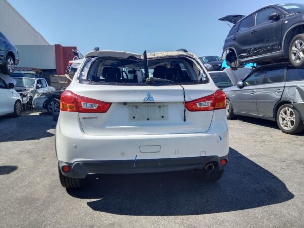 P5202 - Mitsubishi ASX 2017 White Wrecking - Image 12