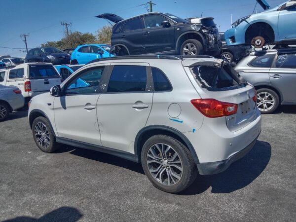 P5202 - Mitsubishi ASX 2017 White Wrecking - Image 14