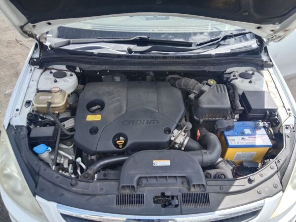 P5203 - Hyundai i30 2008 White Wrecking - Image 2