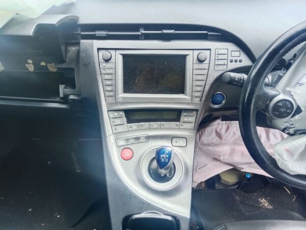 P5204 - Toyota Prius Hybrid 2013 Silver Wrecking - Image 7