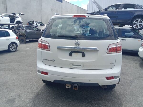 P5205 - Holden Colorado 2015 White Wrecking - Image 14
