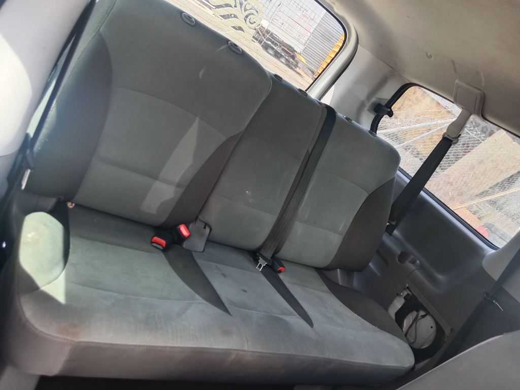 P5206 - Hyundai IMAX 2013 White Wrecking - Image 5