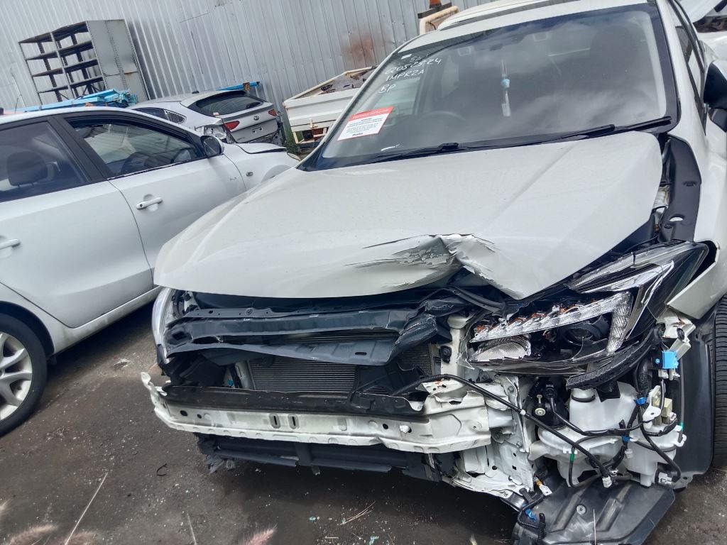 P5211 - Subaru Impreza 2017 White Wrecking