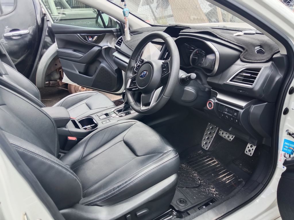 P5211 - Subaru Impreza 2017 White Wrecking - Image 5