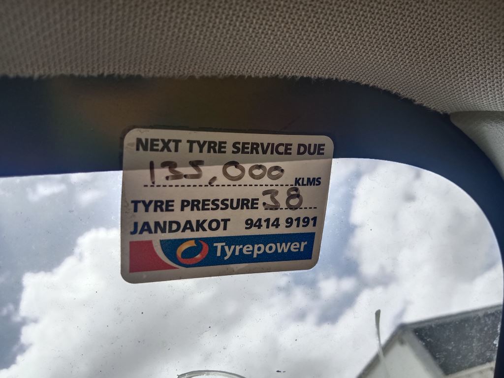 P5211 - Subaru Impreza 2017 White Wrecking - Image 13