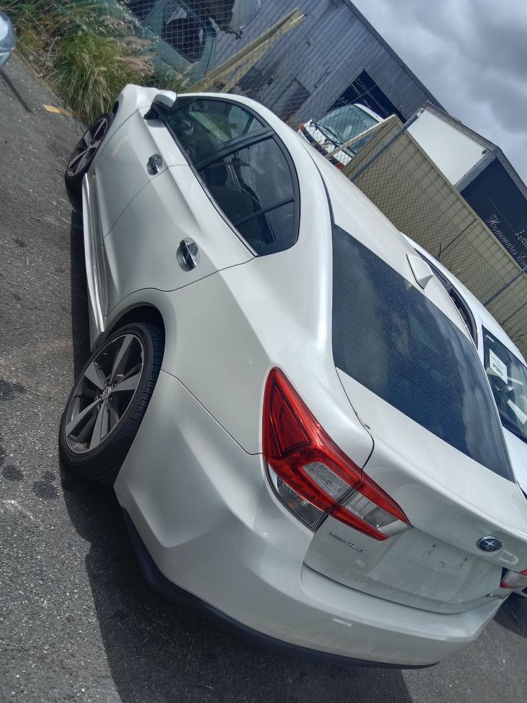 P5211 - Subaru Impreza 2017 White Wrecking - Image 14