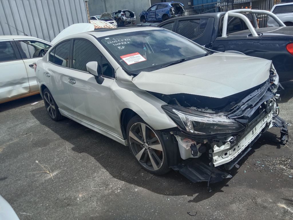 P5211 - Subaru Impreza 2017 White Wrecking - Image 16