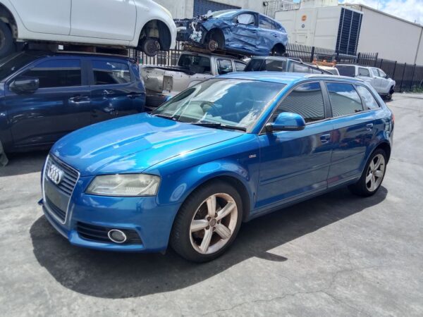 P5215 - Audi A3 2009 Blue Wrecking - Image 15