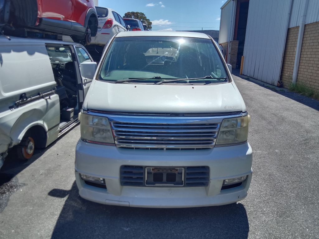 P5219 - Nissan Elgrand 2000 White Wrecking