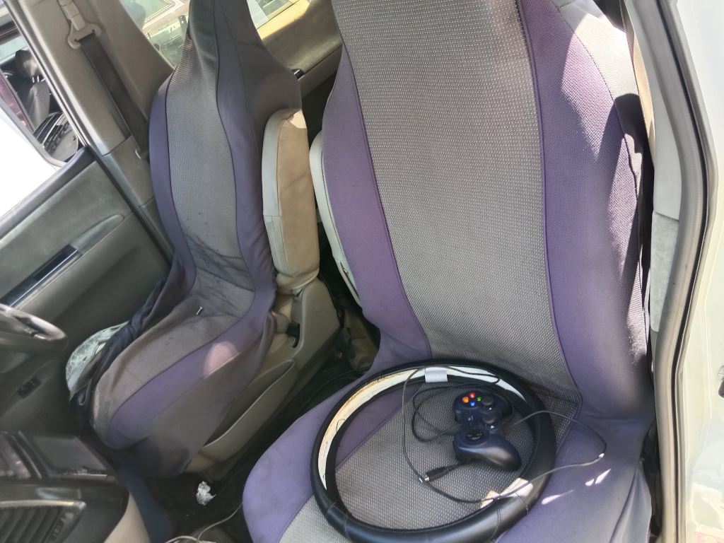 P5219 - Nissan Elgrand 2000 White Wrecking - Image 4