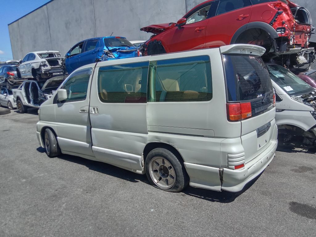 P5219 - Nissan Elgrand 2000 White Wrecking - Image 15