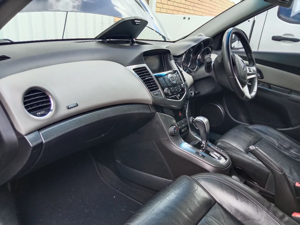 P5222 - Holden Cruze 2016 Black Wrecking - Image 3