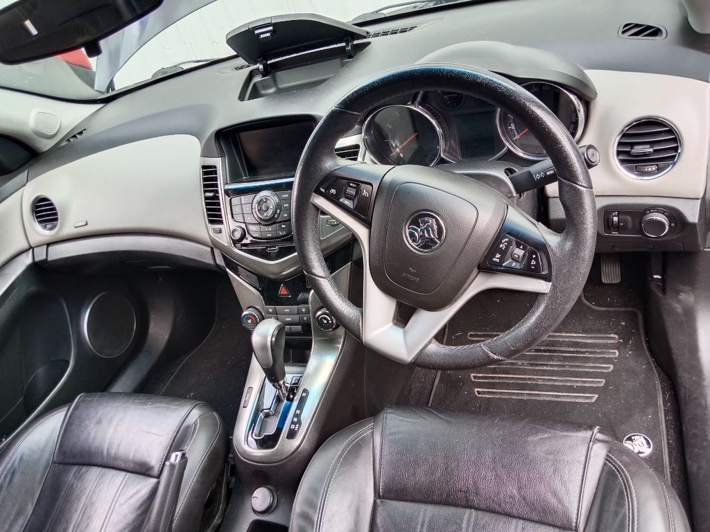 P5222 - Holden Cruze 2016 Black Wrecking - Image 5