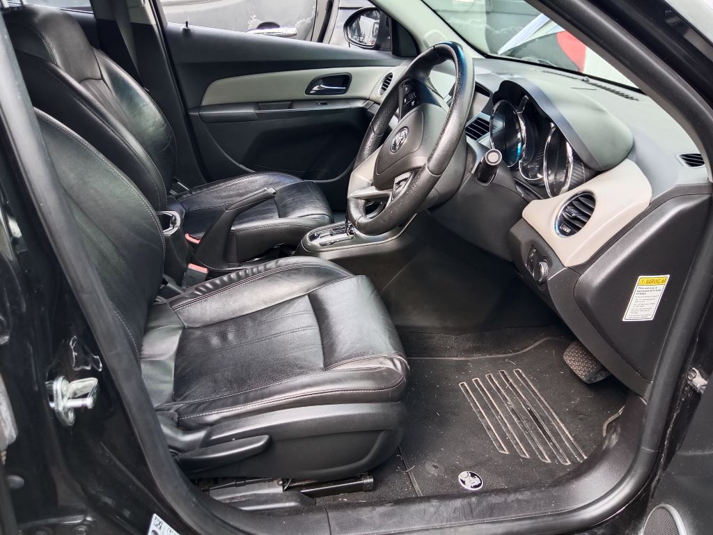 P5222 - Holden Cruze 2016 Black Wrecking - Image 7