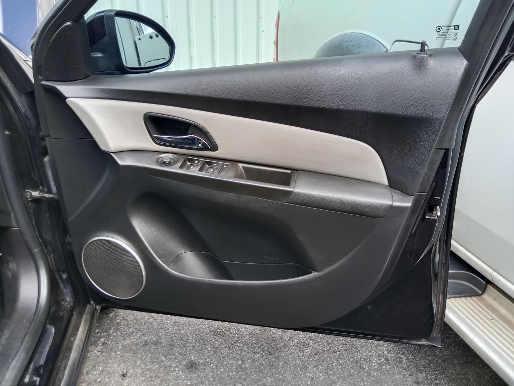 P5222 - Holden Cruze 2016 Black Wrecking - Image 8