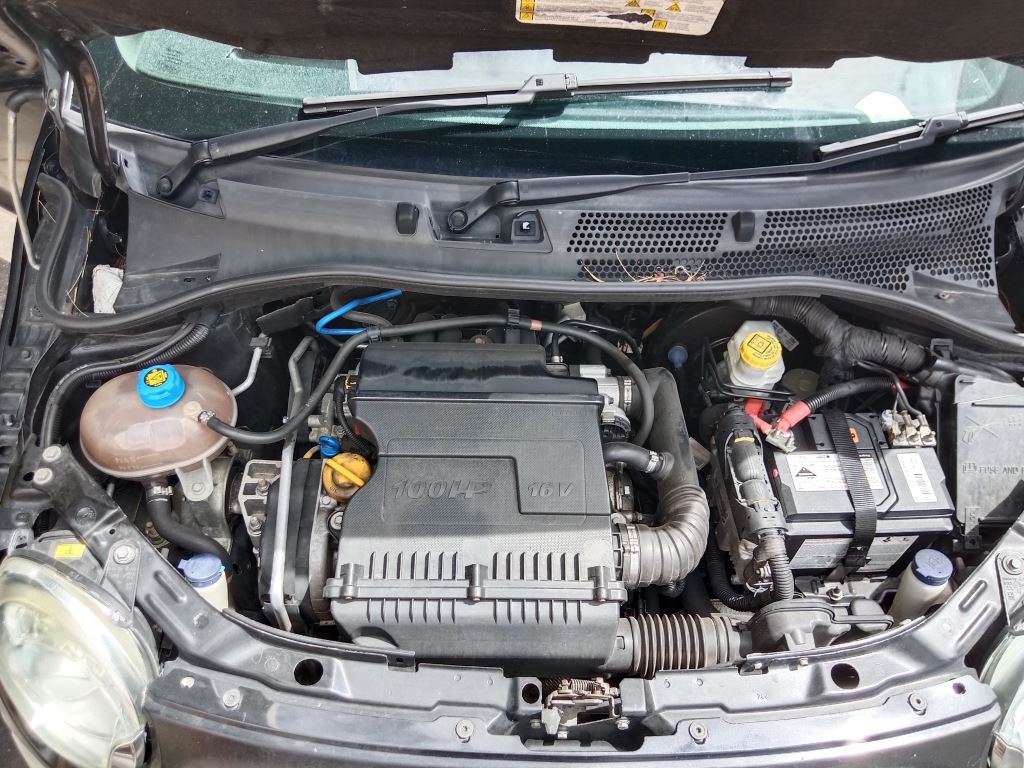 P5232 - Fiat 500 2014 Black Wrecking - Image 5