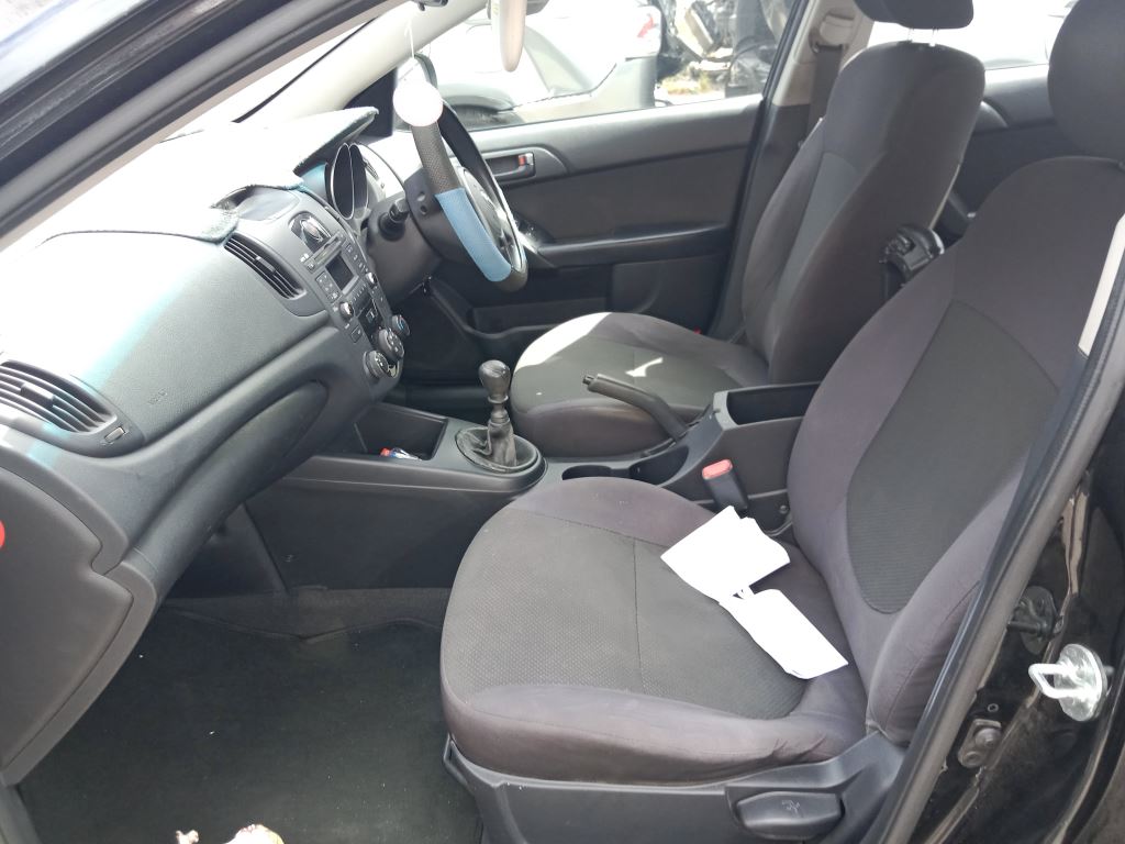 P5235 - Kia Cerato 2010 Black Wrecking - Image 2