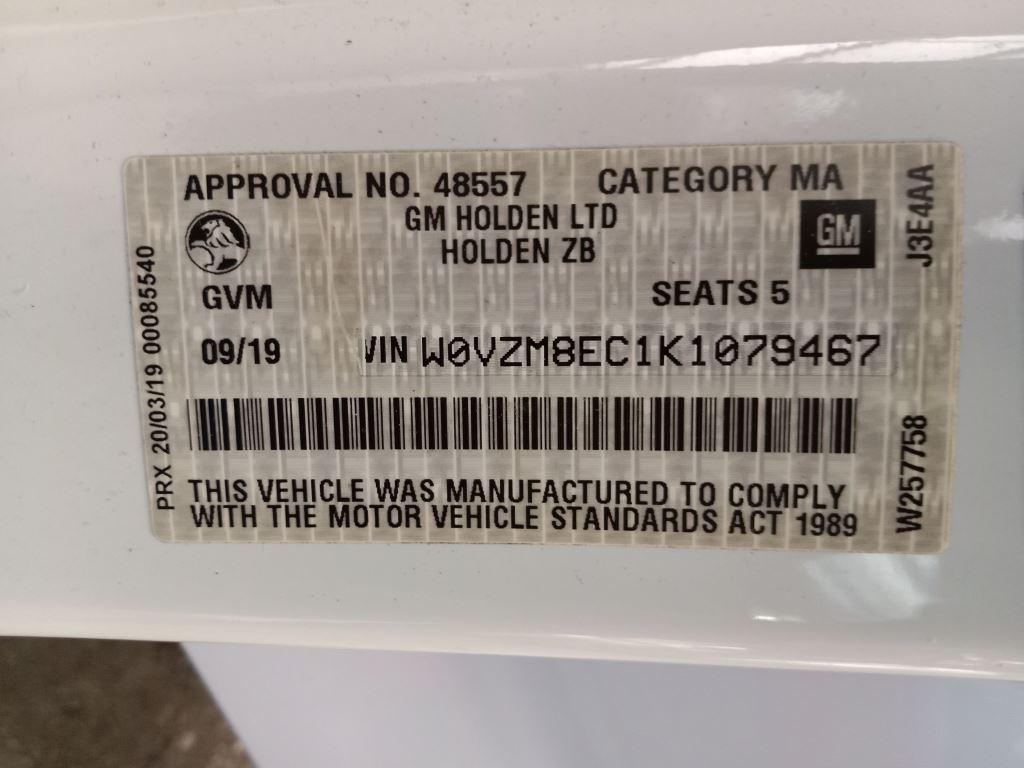 P5237 - Holden Commodore 2019 White Wrecking - Image 10