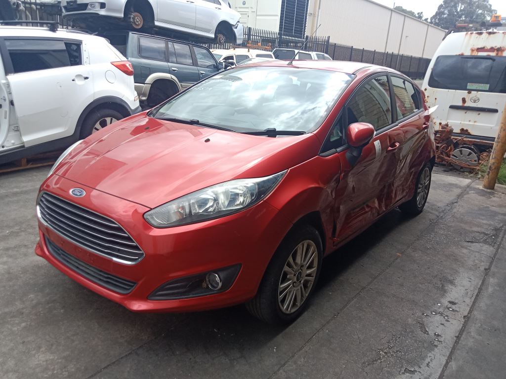 P5249 - Ford Fiesta 2015 Red Wrecking - Image 8