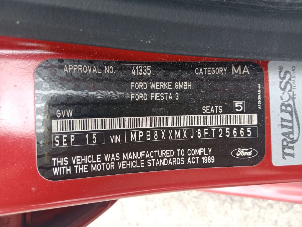 P5249 - Ford Fiesta 2015 Red Wrecking - Image 10