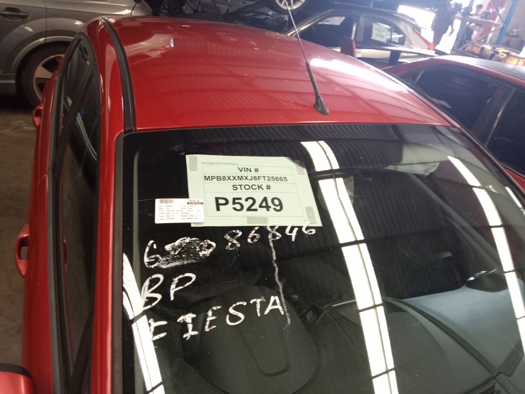 P5249 - Ford Fiesta 2015 Red Wrecking - Image 12